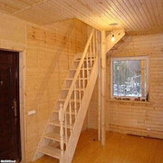 Деревянная лестница в ПОДАРОК при заказе деревянного дома под ключ!  