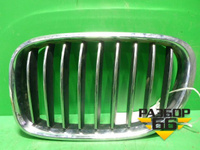 Решетка радиатора левая (после 2012 г) BMW 7 серия F01/F02 с 2008г