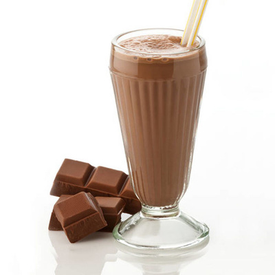 Шоколадный молочный коктейль - Лайфхакер