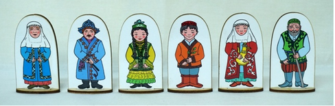 Набор кукол на подставке СЕМЬЯ КАЗАХСКАЯ