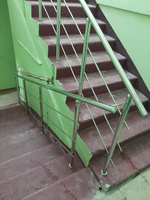 Ограждения из нержавеющей стали на лестницу